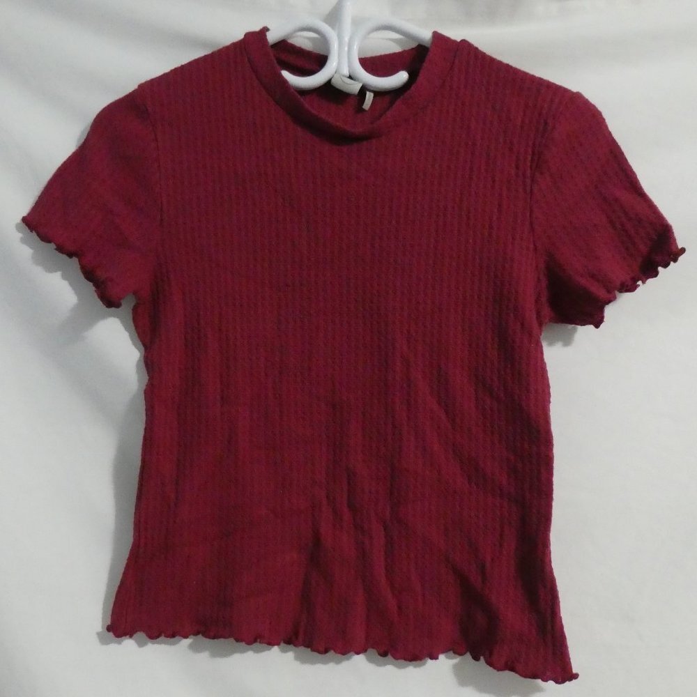 PAPER CRANE, size small, waffle knit short sleeve top with ruffle trim